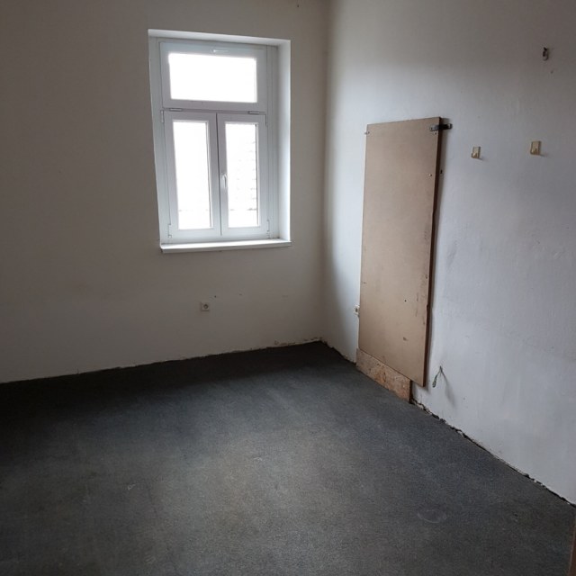 137530_1748543155.jpg